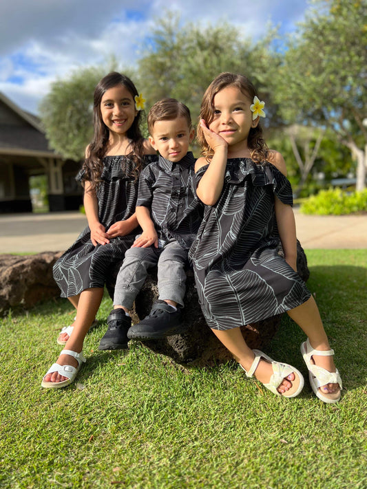 $15.00‼️ Black Gray Banana Leaf Boys Aloha Shirt