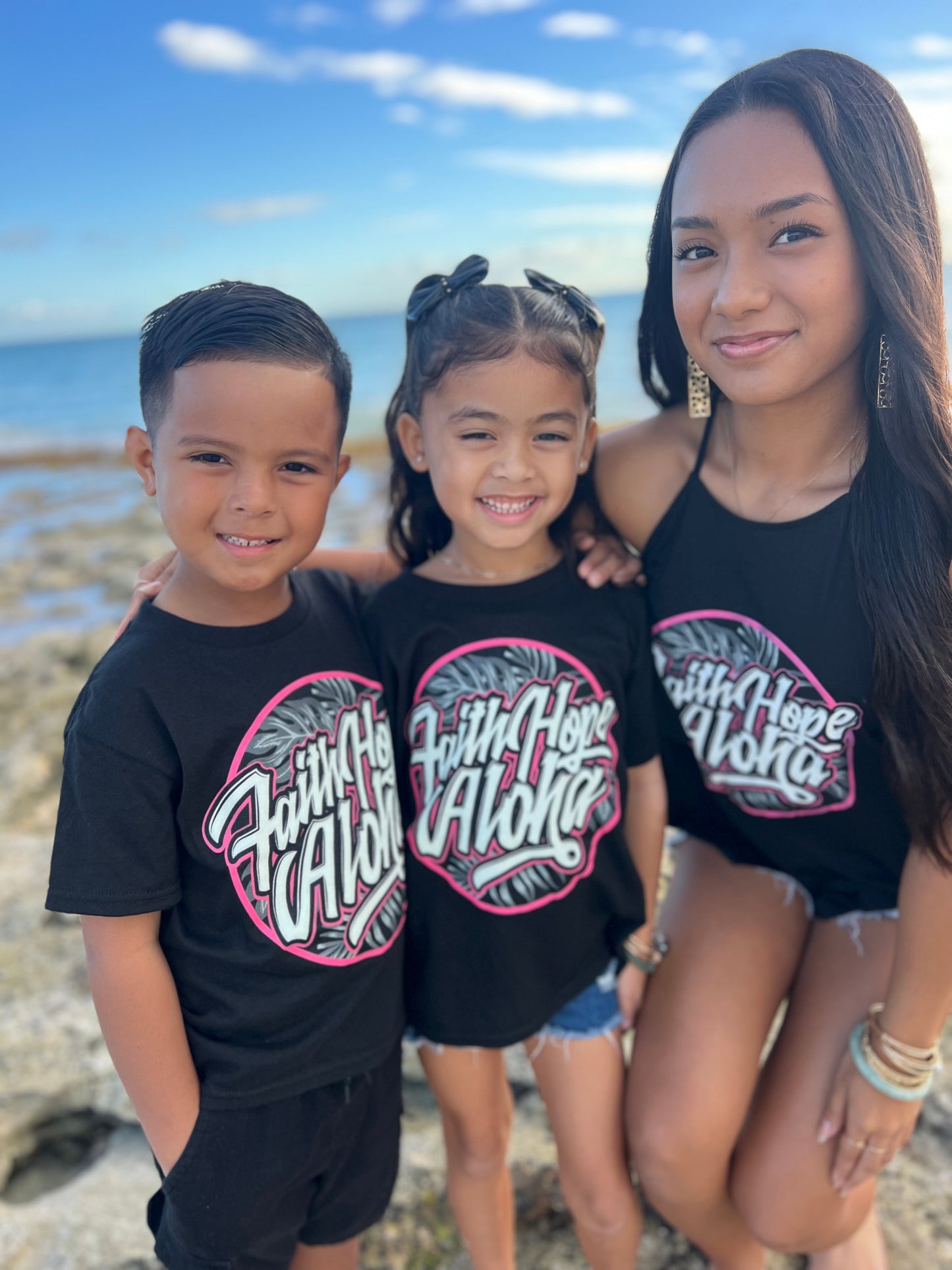 ‼️Monstera Hot Pink Ohana Keiki Tee $15 ALL SALES FINAL‼️